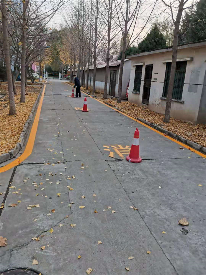 道路標(biāo)線(xiàn)施工