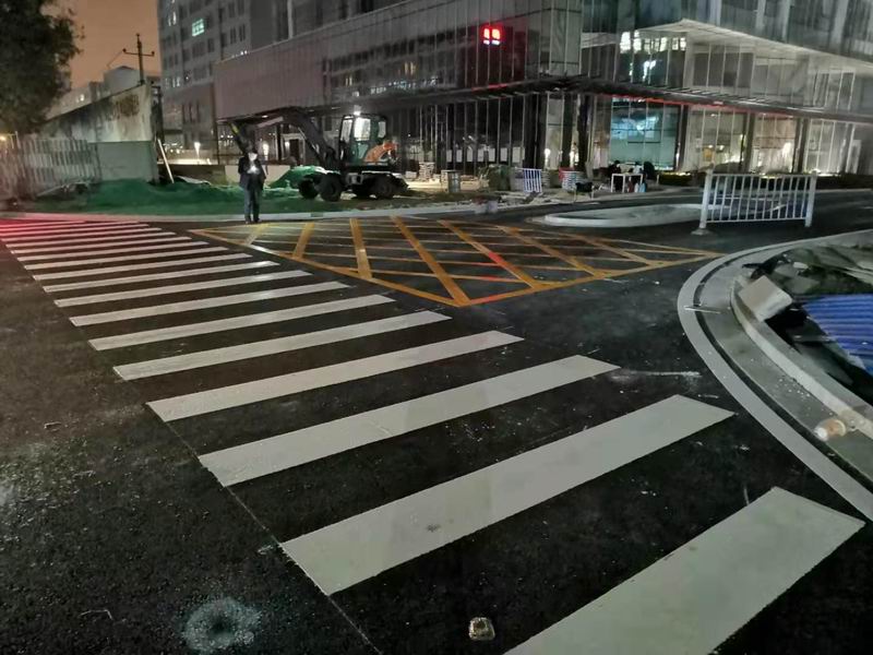  熱熔標(biāo)線施工